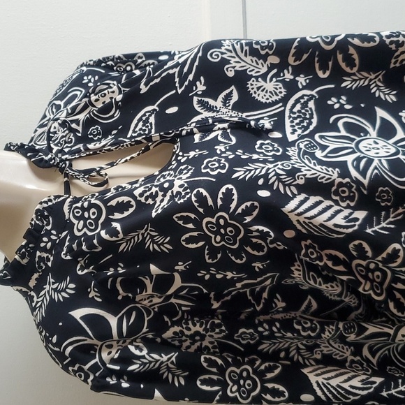 Adrianna Papell long sleeve tie V neck blouse size XL - Picture 7 of 11